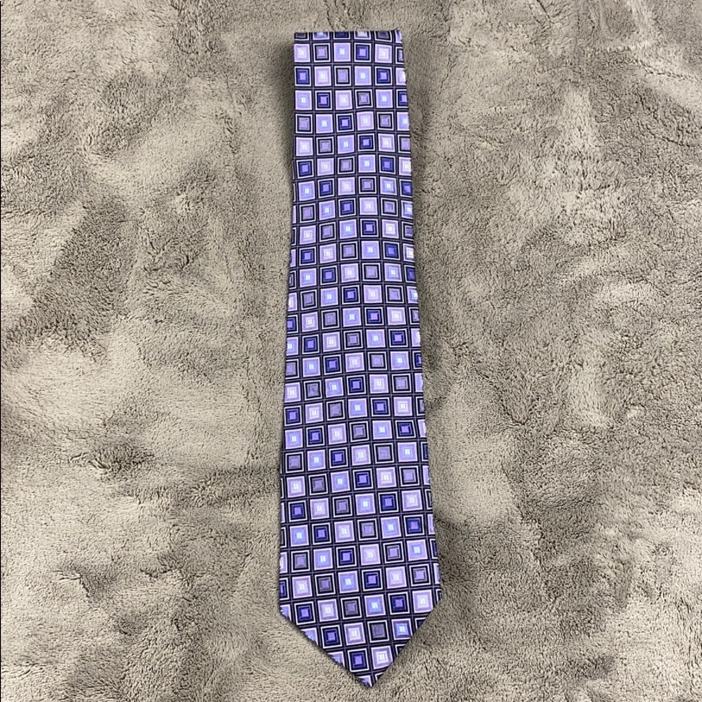 Insignia Tie